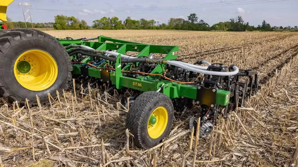New John Deere ST16 Strip-Till Solution at LandMark