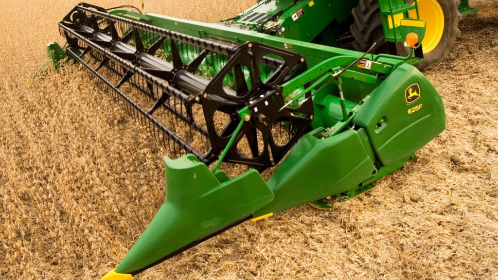 New John Deere 625F HydraFlex™Cutting Platform at LandMark