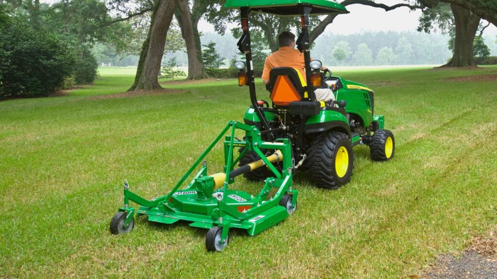 New John Deere GM10E Series Grooming Mower at LandMark