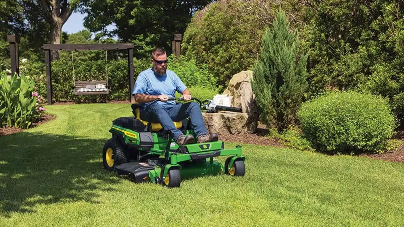 New John Deere Z370RS Electric ZTrak™ Mower at LandMark